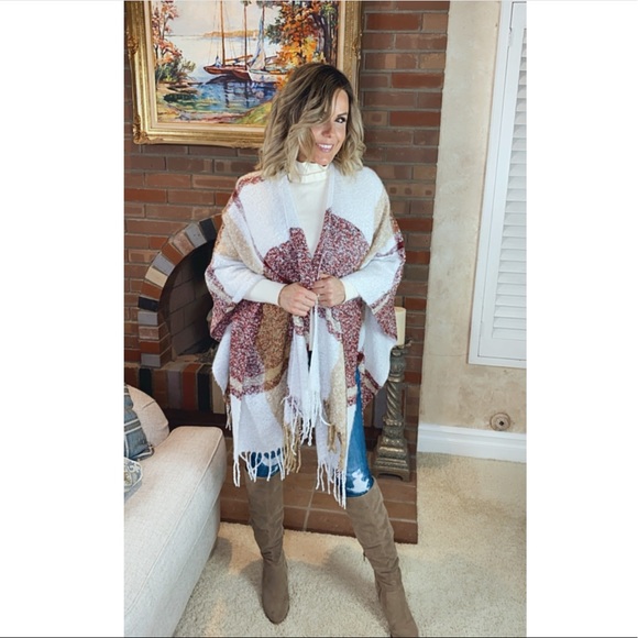 Mountain Scape Poncho Cape Cardigan - Picture 5 of 6